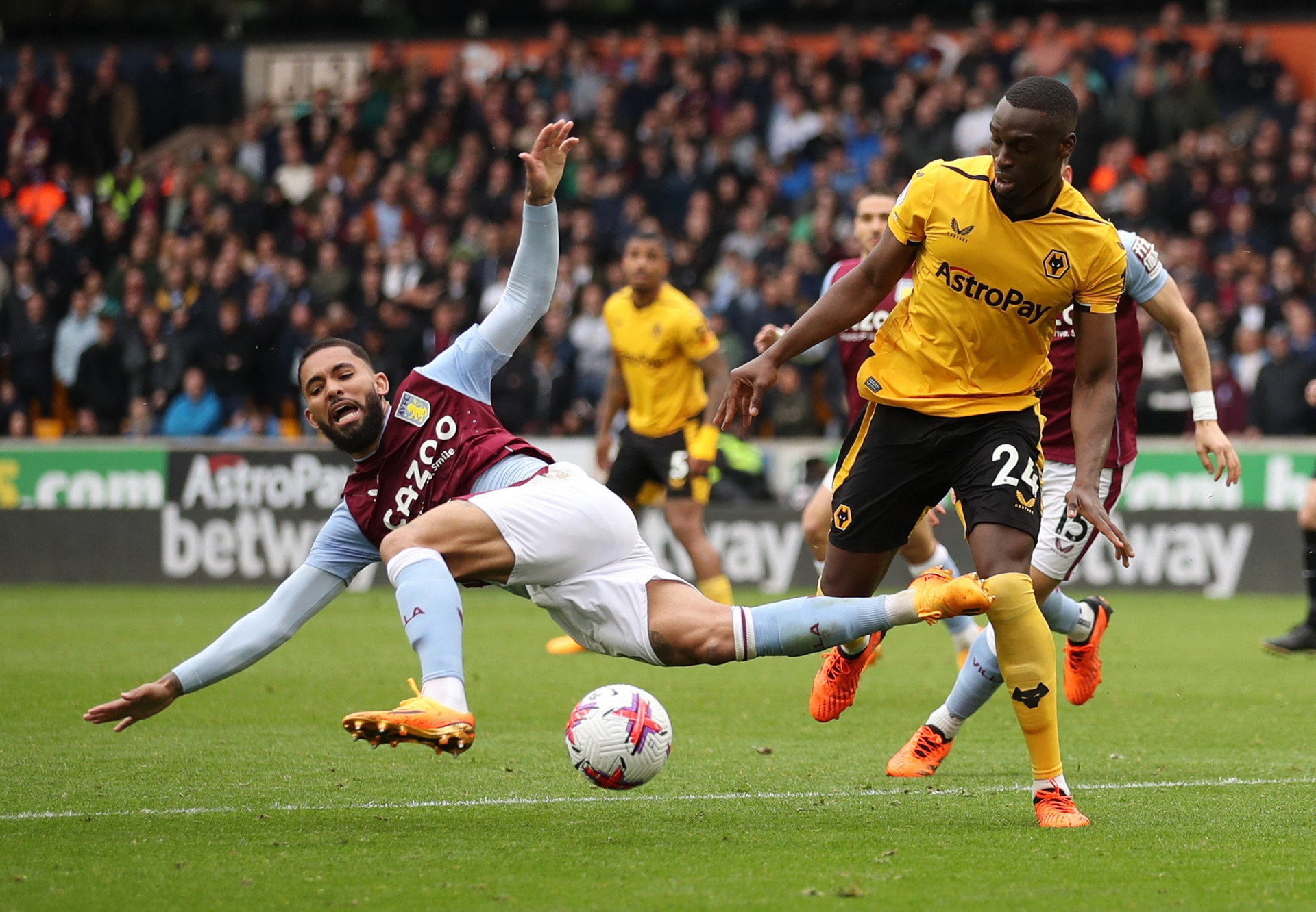 Wolves strike early to secure narrow win over Villa | Reuters